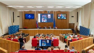 Депутаты Ямала закупают третью партию мебели за 2,7 млн рублей
