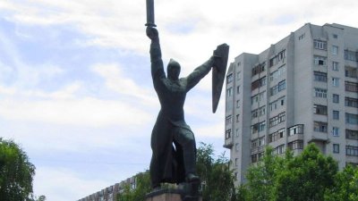 «Не от большого ума» – мэр Николаева рискнул оскорбить националистов за подрыв советского памятника