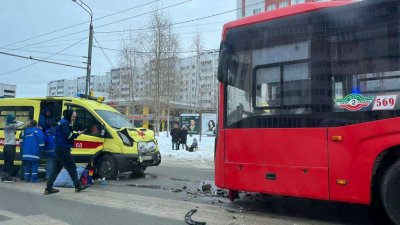 В Казани пациентка скорой помощи погибла в ДТП с автобусом