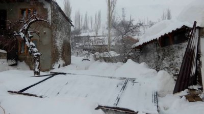 В Таджикистане десять человек погибли из-за схода лавин