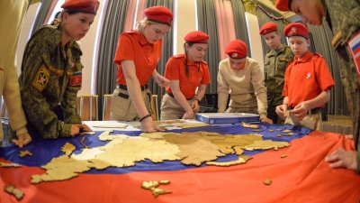 Юнармейцы провели в Екатеринбурге познавательные соревнования «Россия в деталях»