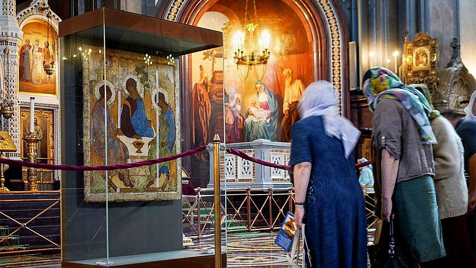 Рублевская «Троица» передана в безвозмездное пользование церкви