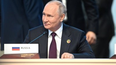 Путин пообещал продолжать поддерживать Центральноафриканскую республику