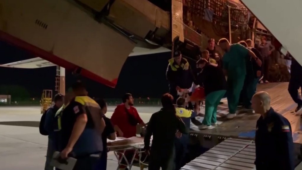 Самолет МЧС доставил в Москву 16 пострадавших из Махачкалы