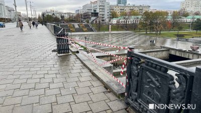 «Мерседес» столкнулся с BMW и рухнул с моста на Плотинке (ФОТО)