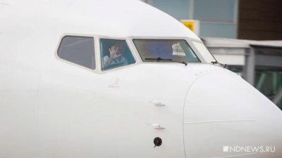 Пассажирский самолет вернулся в Хабаровск из-за лопнувшего стекла