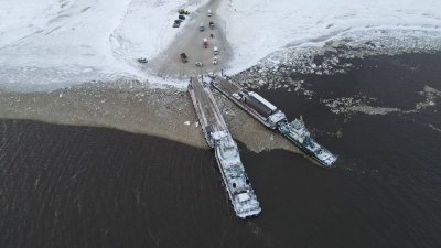 Паромая переправа на Ямале закрывается сегодня на зиму