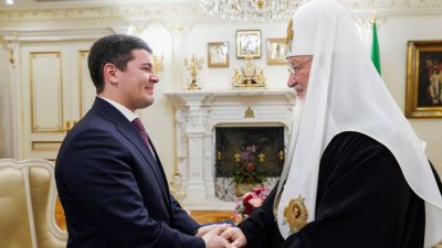 Губернатор Артюхов и патриарх Кирилл обсудили завершение строительства салехардского храма