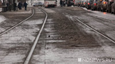 «Трамваев нет по часу», – жители Академического жалуются на проблемы с транспортом в морозы