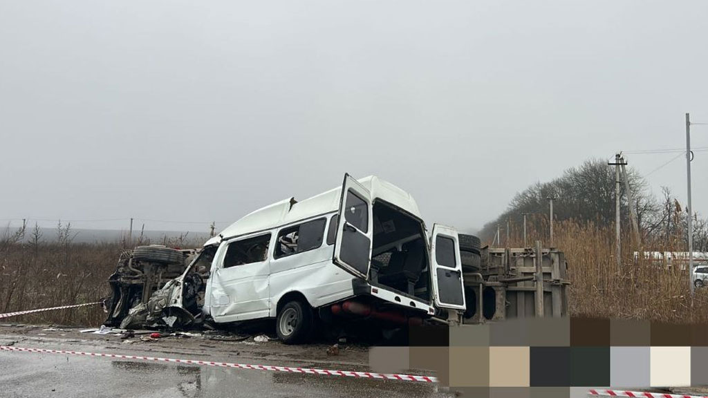 Семь человек погибли в ДТП с маршруткой на Ставрополье