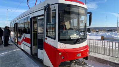 В Солнечный приехал первый трамвай (ФОТО)