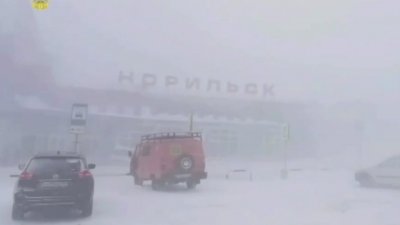 Более 600 человек застряли в аэропорту Норильска из-за непогоды