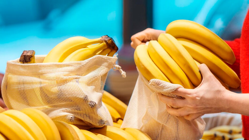 В России резко снизились продажи бананов из-за роста цен