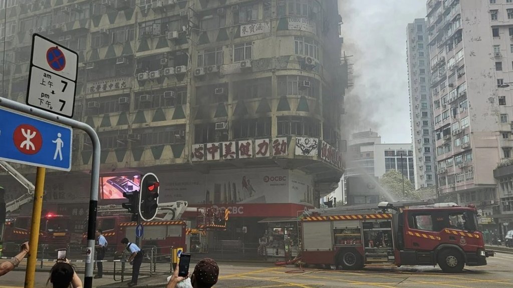 В Гонконге пять человек погибли и 35 пострадали из-за пожара в фитнес-зале