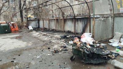 Ночью в центре Екатеринбурга сожгли мусорную площадку (ФОТО, ВИДЕО)