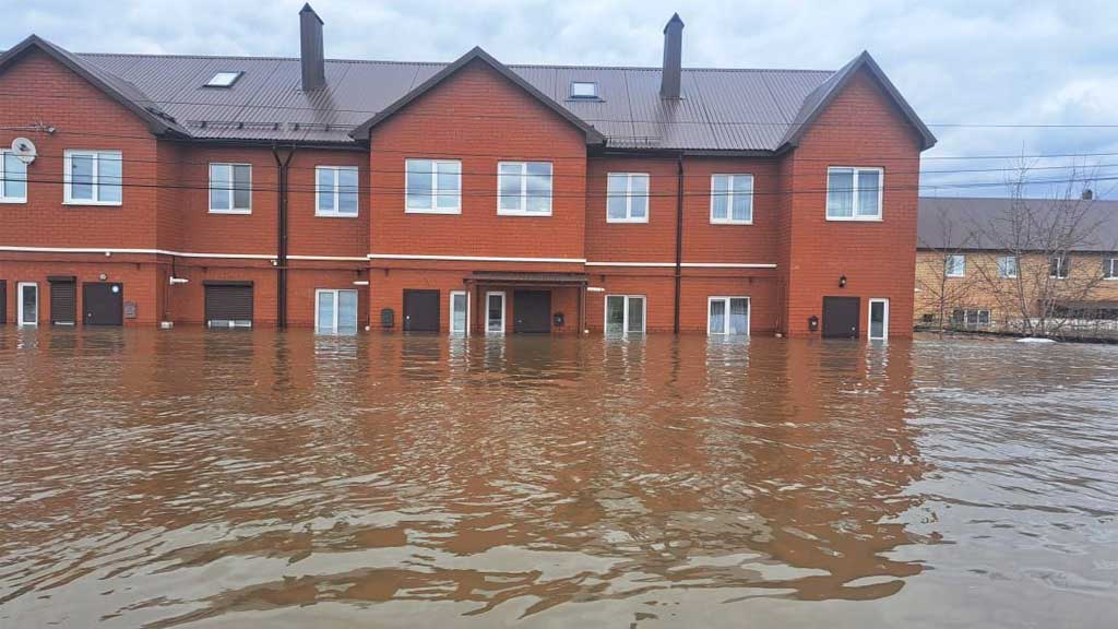 Три тысячи домов освободились от воды в подтопленных регионах