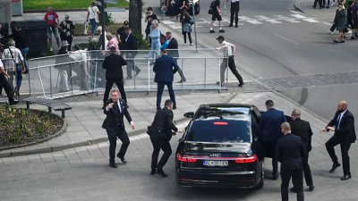 Премьер-министр Словакии находится в «угрожающем жизни» состоянии