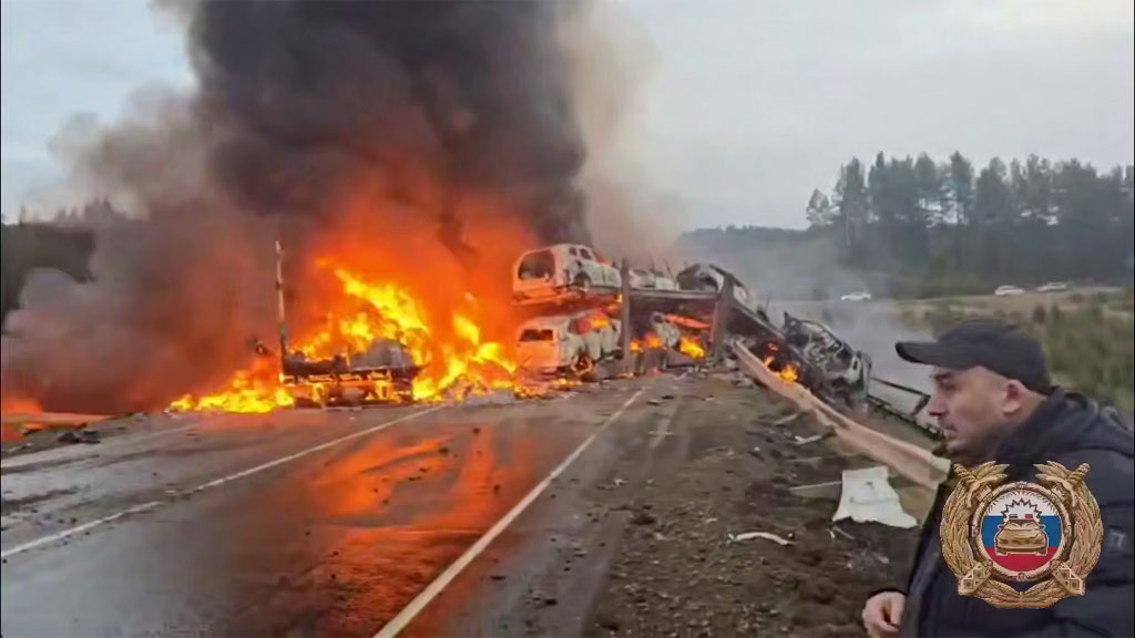 В огненном ДТП с участием семи фур в Приангарье погиб человек