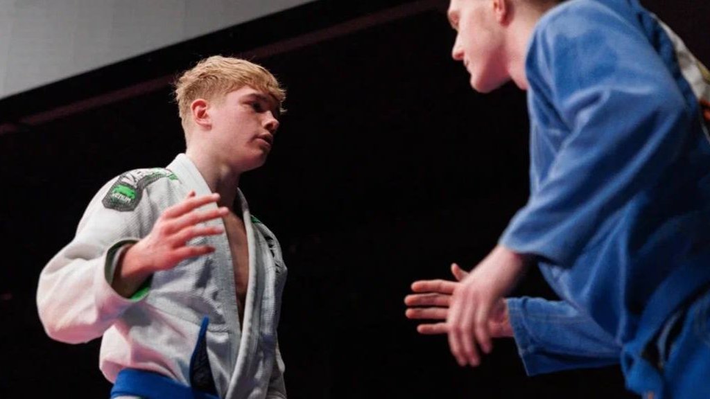 Уральский спортсмен вошел в тройку сильнейших на борцов планеты