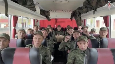Семь уральцев вернулись домой из плена