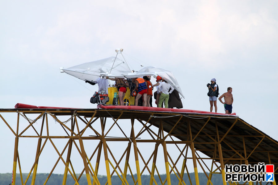 «Сухой SuperJet» упал в Белоярское водохранилище недалеко от АЭС (ФОТО, ВИДЕО)
