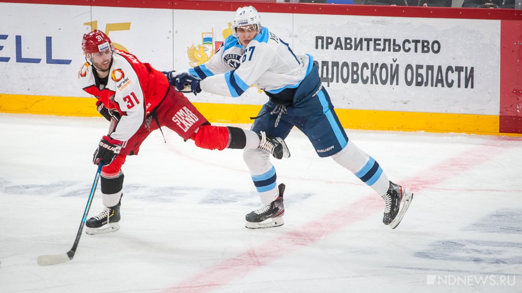 «Автомобилист» начал плей-офф КХЛ с поражения от «Сибири» (ФОТО)