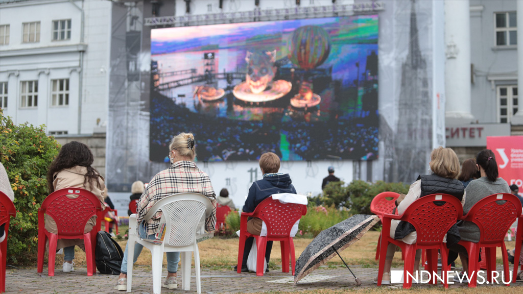 С дистанцией и без толп людей: Венский фестиваль музыкальных фильмов открылся без неприятных сюрпризов (ФОТО)