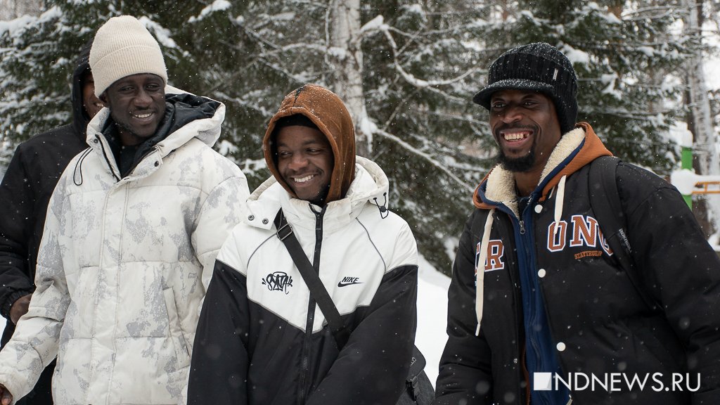 Студенты-африканцы окунулись в иордани на праздник Крещения (ФОТО)