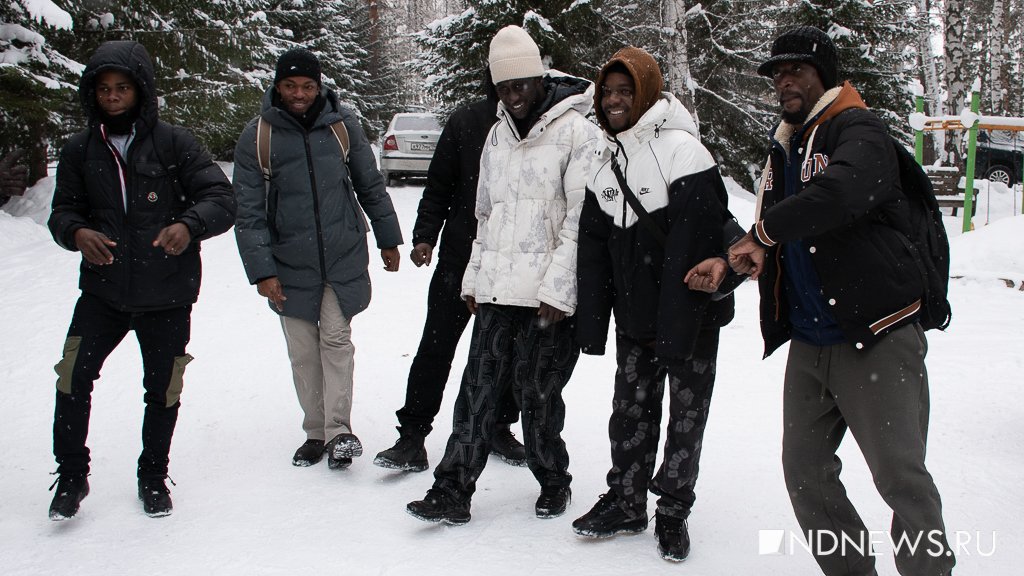 Студенты-африканцы окунулись в иордани на праздник Крещения (ФОТО)