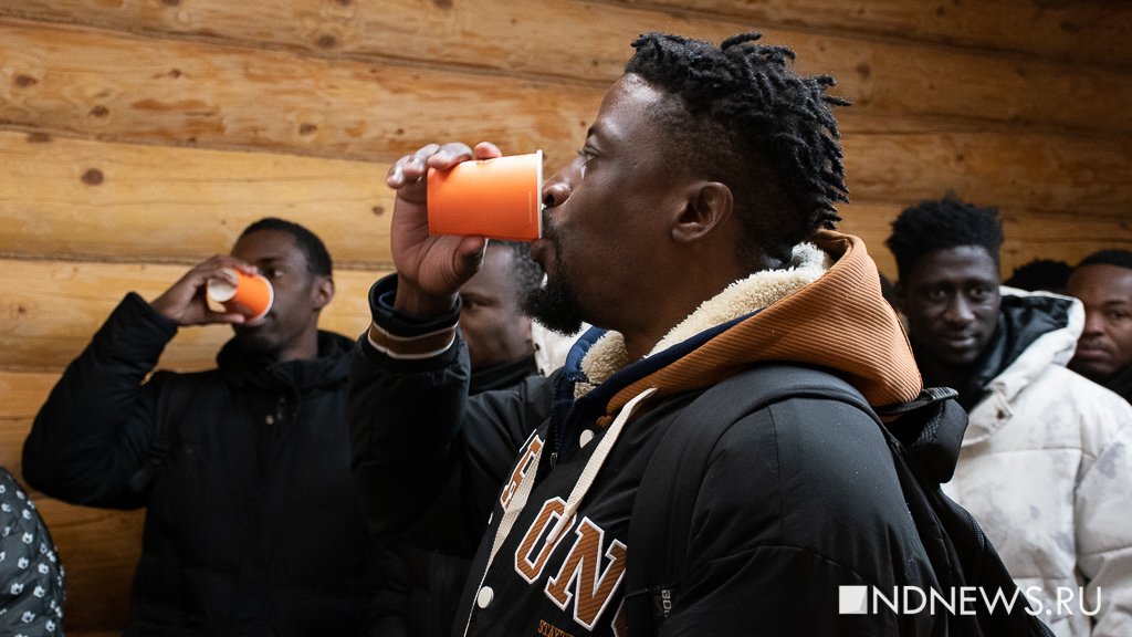 Студенты-африканцы окунулись в иордани на праздник Крещения (ФОТО)