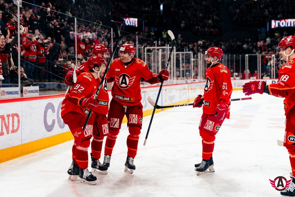 &laquo;Автомобилист&raquo; обыграл &laquo;Амур&raquo; в &laquo;сериальном&raquo; матче в Екатеринбурге