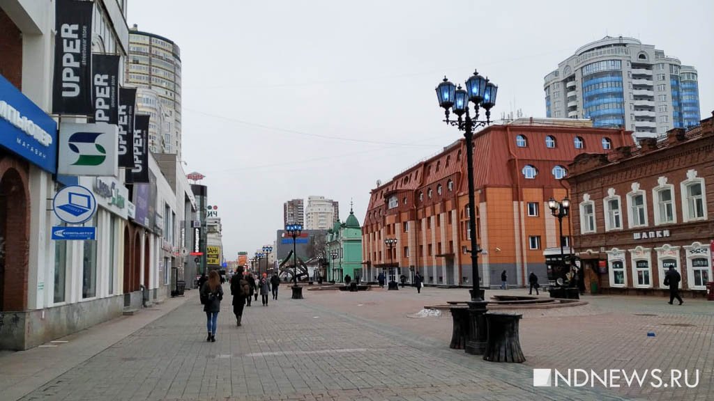 «Платят хорошо, 250 рублей в час»: в центре Екатеринбурга проводят предвыборный опрос