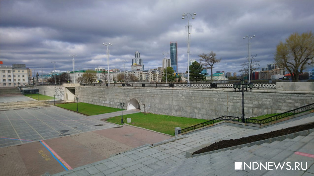 Новый горельеф на Плотинке покажет историю Екатеринбурга 1980-х – 2000-х годов