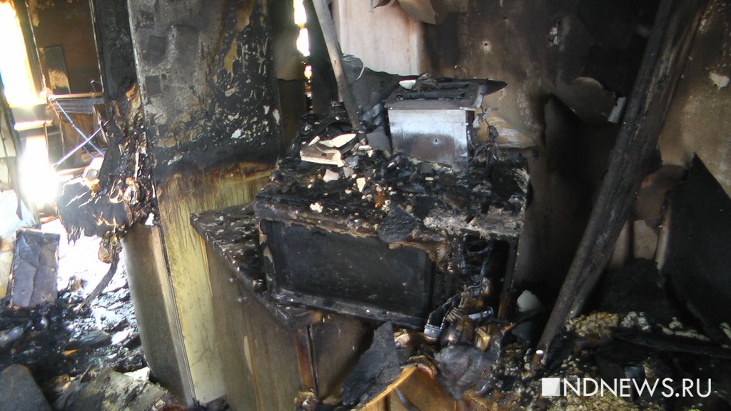 Новый День: На Уктусе за ночь дважды загорелся частный дом (ФОТО)