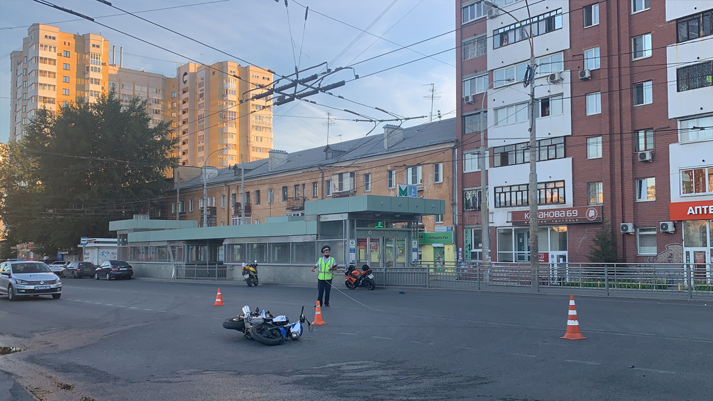 Новый День: Mercedes сбил насмерть мотоциклиста на улице Белинского