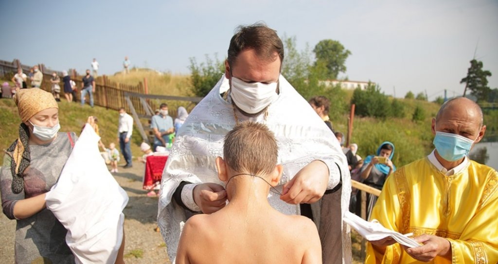 Новый День: На Чусовой сегодня прошло массовое крещение (ФОТО)