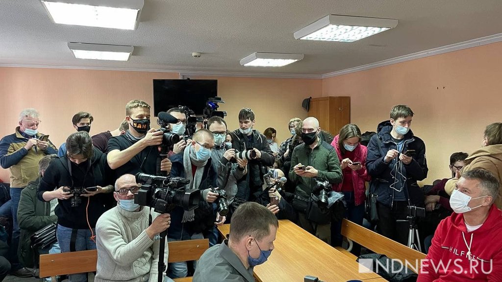 Новый День: Евгения Ройзмана судят за участие в акциях протеста (ФОТО)