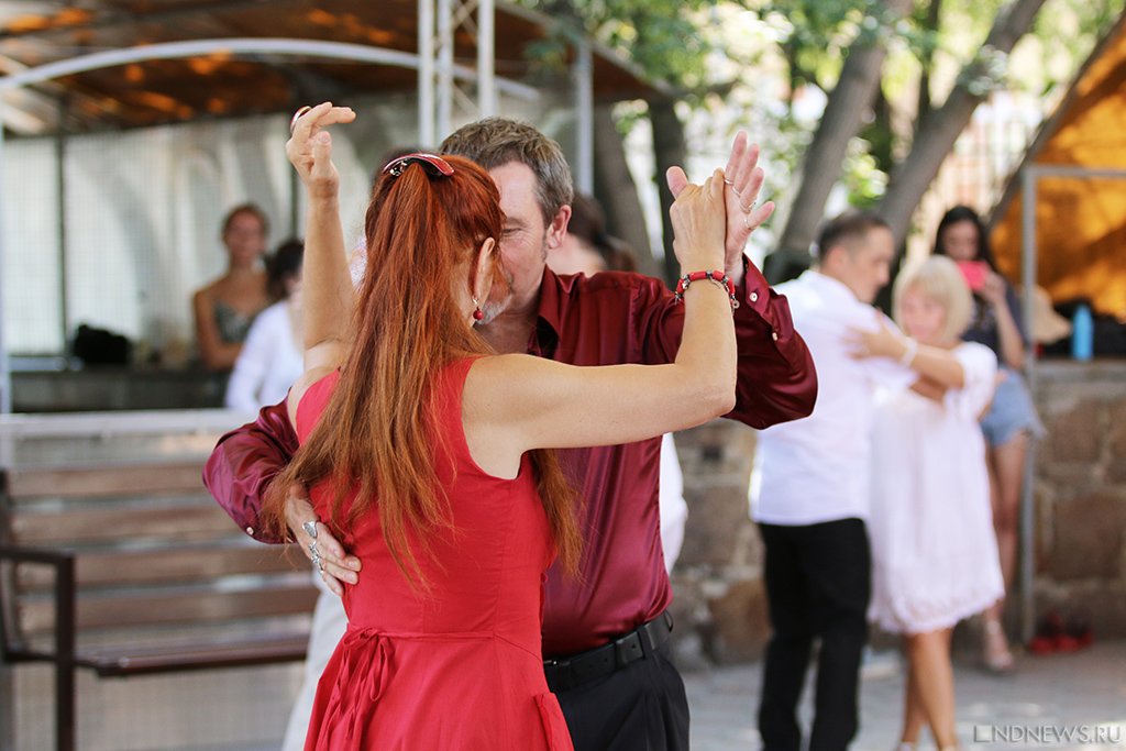 Новый День: Жаркое танго: Челябинск присоединился к международному флешмобу (ФОТО)
