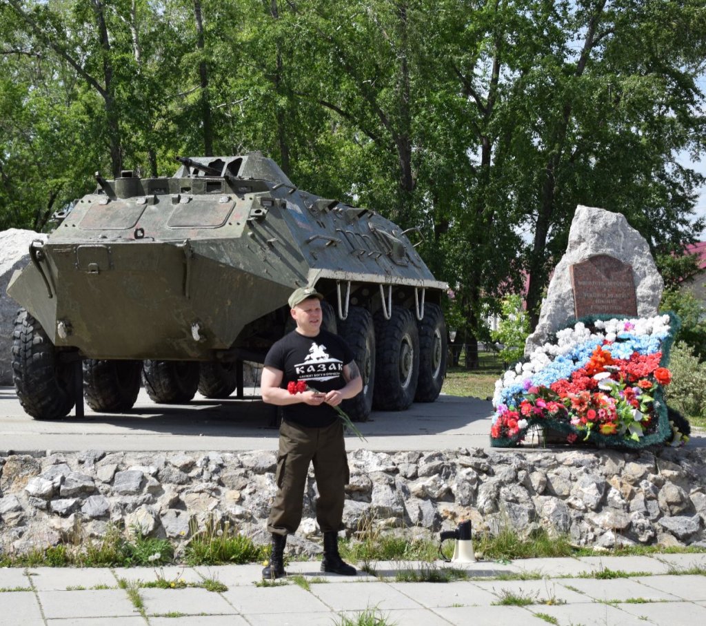Новый День: В Сухом Логу прошёл крупный автопробег в честь ветеранов и российских воинов (ФОТО)