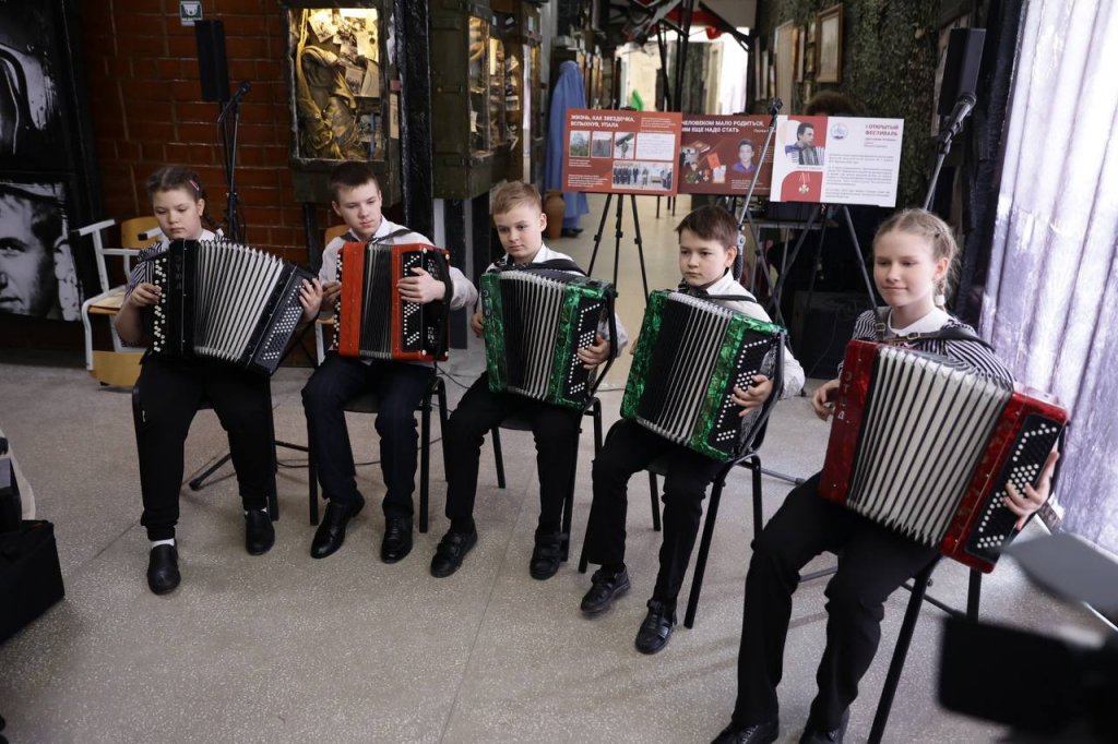 Новый День: В Екатеринбурге основали фестиваль баянистов и гармонистов в память о погибшем на СВО уральце (ФОТО)