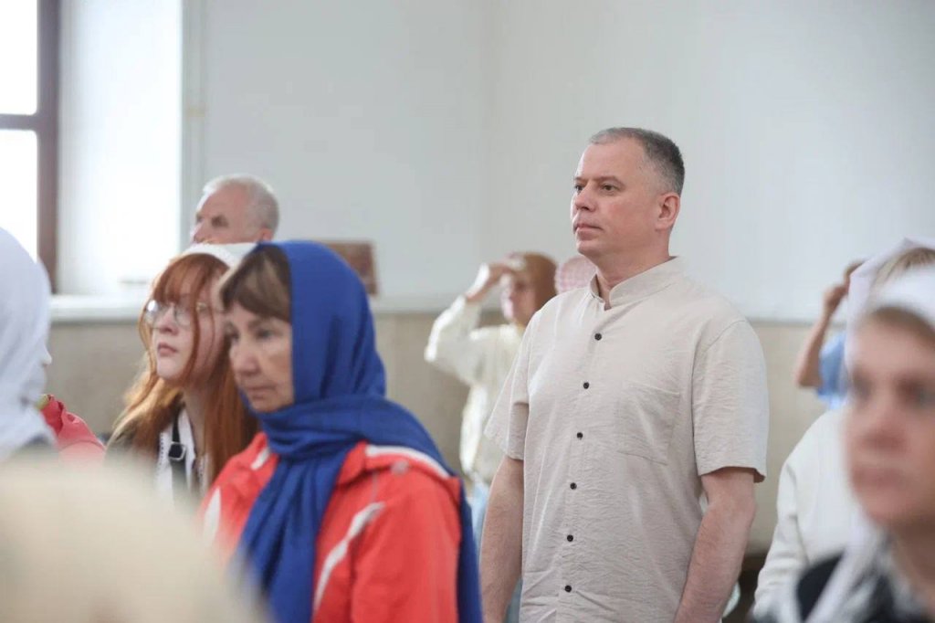 В Алапаевске отпраздновали двухлетие храма Александра Невского В Алапаевске отпраздновали двухлетие храма Александра Невского