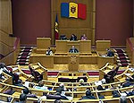 Парламент Молдовы одобрил в I чтении полномочия правительства на время выборов