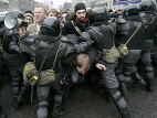 В Москве продолжаются задержания «несогласных»