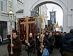 В Киеве, несмотря на запрет суда, прошел крестный ход под имперской символикой (ФОТО)