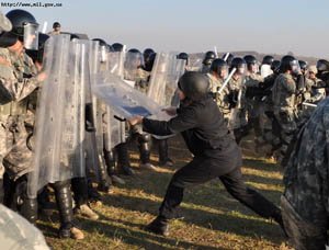 Американские военные потренировались на украинских миротворцах в Косово (ФОТО)