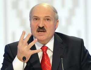 Лукашенко отправил за решетку замминистра и главу ВВС