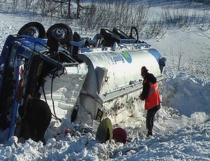 На Колыме с перевала упал бензовоз