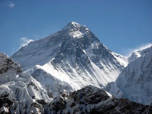 Украинские альпинисты сыграют в футбол на Эвересте в честь Евро-2012