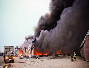 В Нижнем Новгороде сгорели мебельные склады