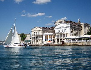 В Севастополе расследуется уголовное дело по загрязнению главной городской бухты